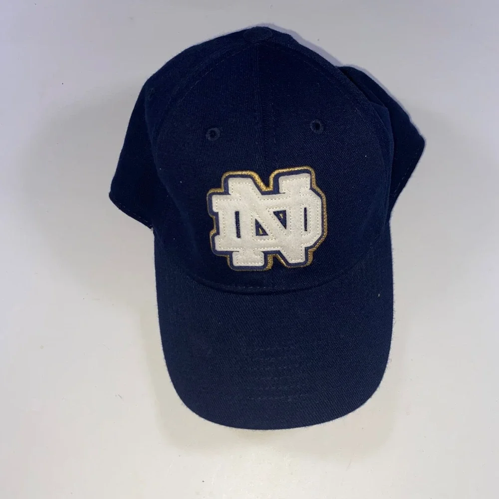 Notre Dame Fighting Irish Navy Blue Embroidered Logo Baseball Cap Hat Shamrock